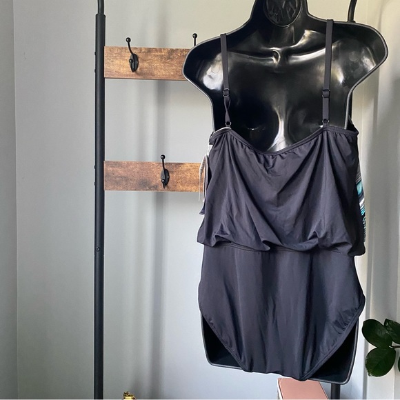 Coco Reef Contours shapemaker Amaris V-Neck Bra Sized One Piece Swimsuit size 12 - Picture 5 of 7